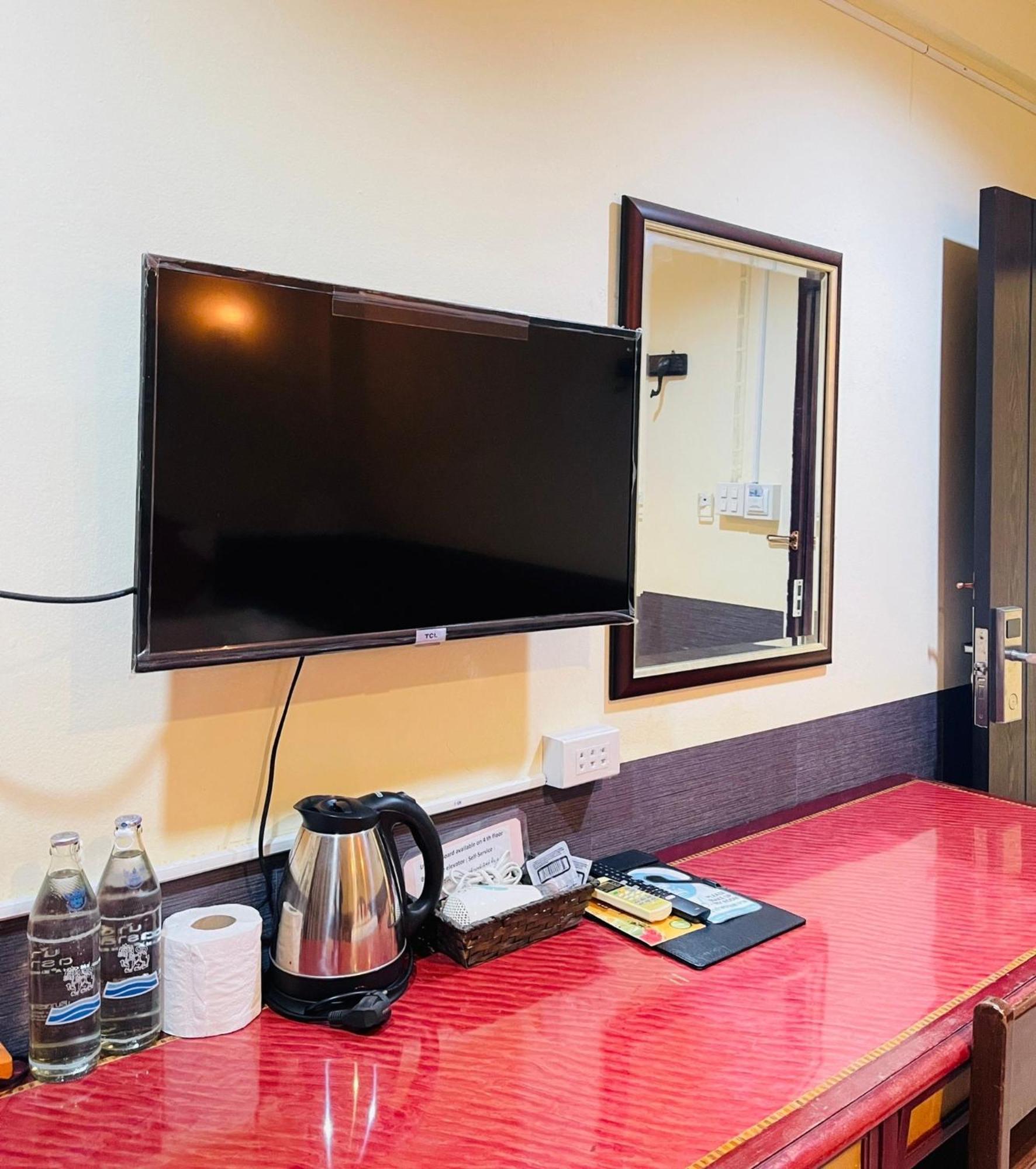 Baik Suite Bangkok Kültér fotó