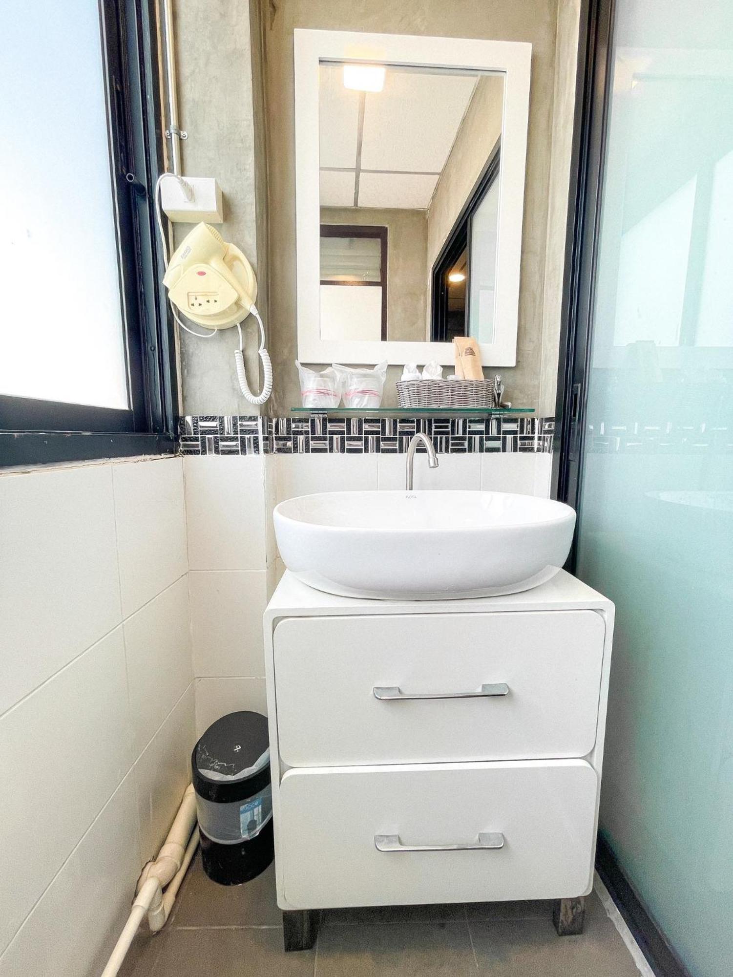 Baik Suite Bangkok Kültér fotó