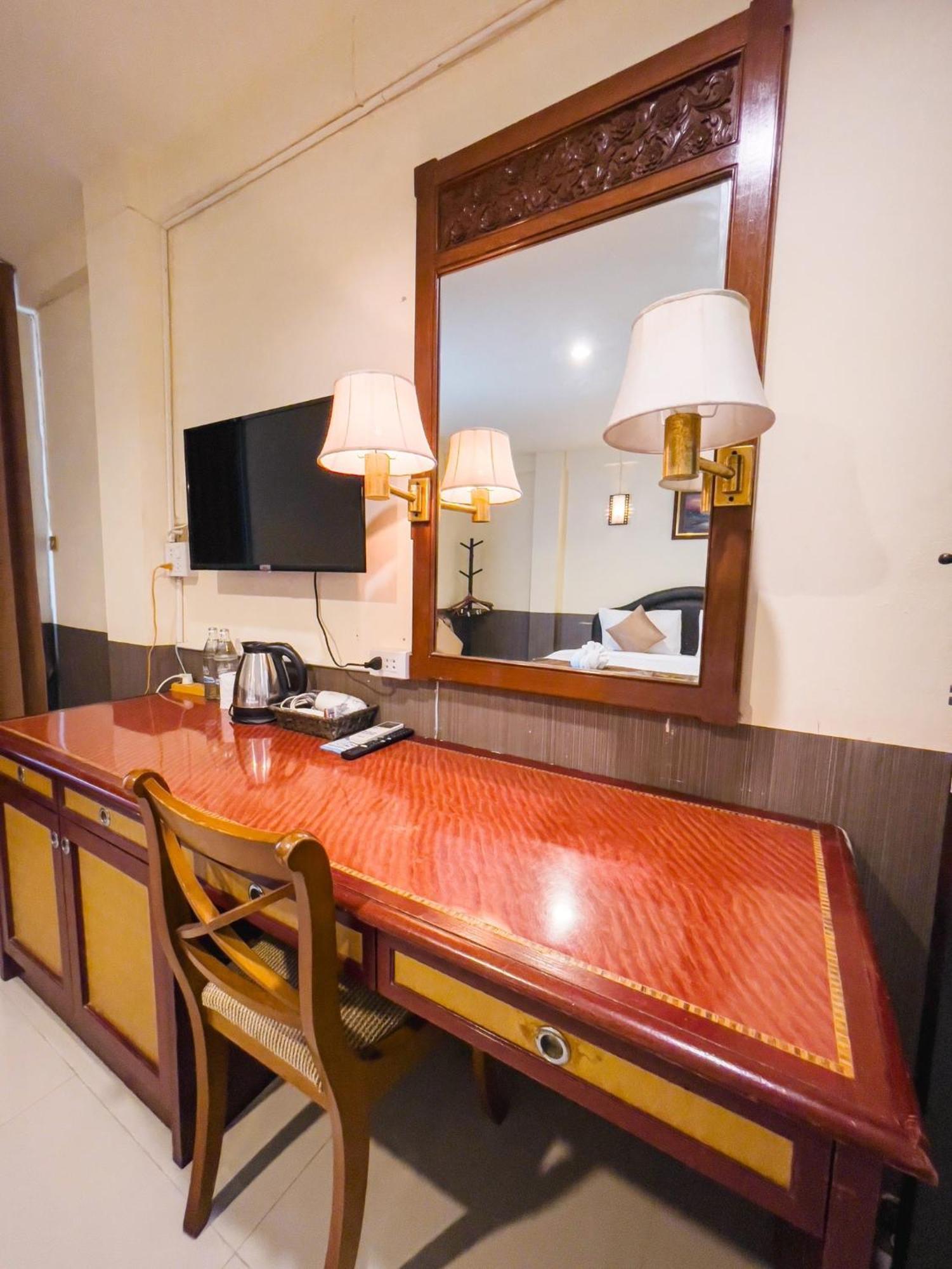 Baik Suite Bangkok Kültér fotó